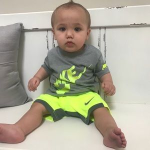 Nike toddler boys athletic outfit